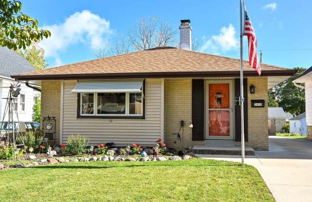 2450 S 95th St photos photos