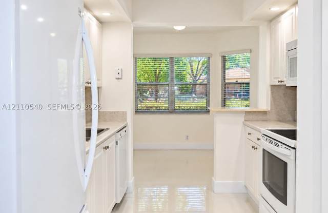 500 SW 130th Ter Gallery 2