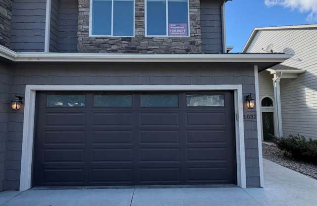 Now renting 3 bedroom Townhome Gallery 1