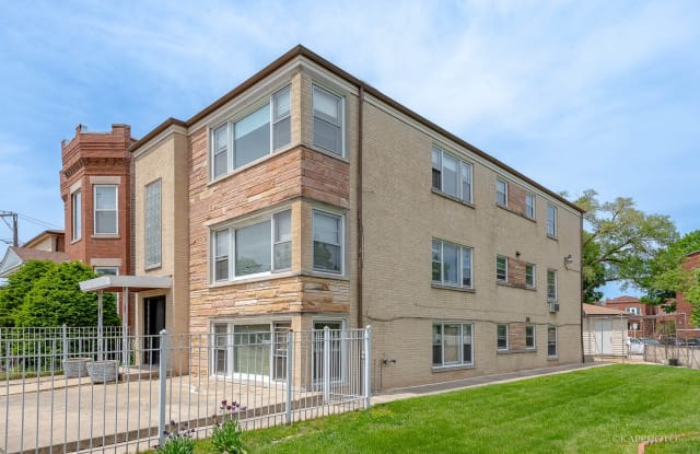 4900 W Berteau Avenue - 4900 West Berteau Avenue, Chicago, IL 60641