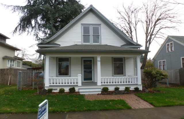 Updated 1910's Home with Hardwood Floors, and Fenced Yard ~ 944 Cottage - 944 Cottage Street Northeast, Salem, OR 97301