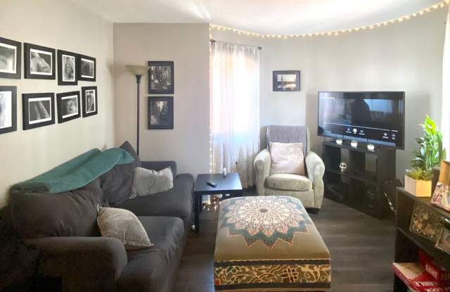300 Meridian Street300 Meridian Street - 300 - 3 photos photos