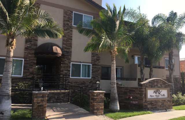 1 bed, 1 bath River Ridge apartment on 2nd floor!!! photos photos