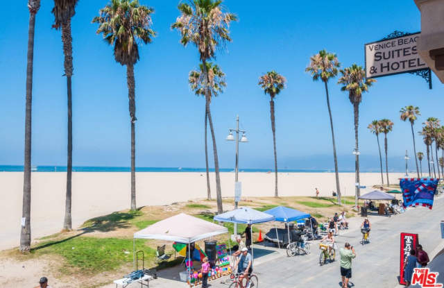1309 Ocean Front Walk Gallery 4