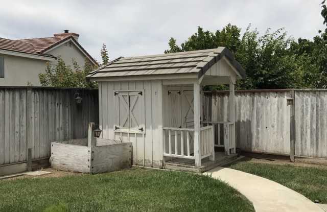 2420 PARADISE CIRCLE Gallery 4