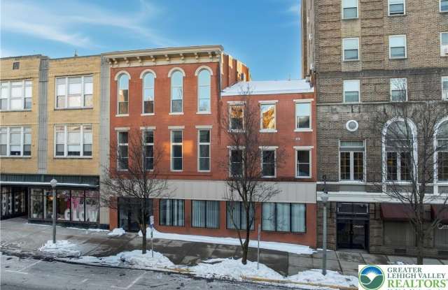 109 S Centre Street unit: 5 photos photos