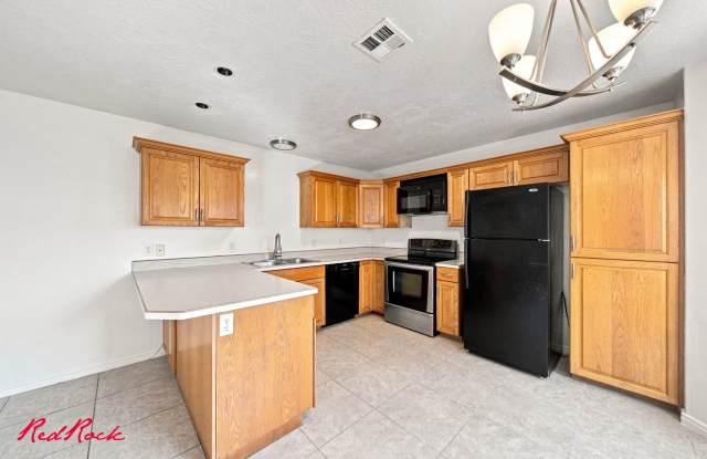 Make a Splash in Your New 3-Bedroom Condo! photos photos Make a Splash in Your New 3-Bedroom Condo! photos photos