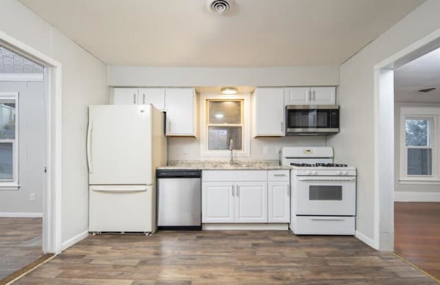 19 11th Street - 2 photos photos