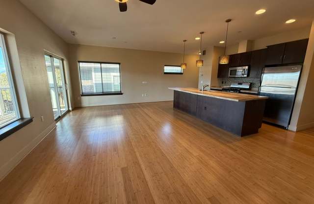 Application Pending - 2 Bedroom Townhouse For Rent In White Salmon - 104 Ingram Place, White Salmon, WA 98672