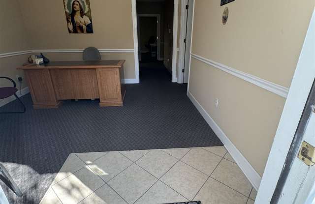 2709 Killarney Way Gallery 3