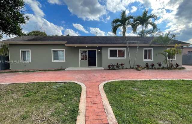 11440 SW 47th St - 11440 Southwest 47th Street, Westwood Lakes, FL 33165