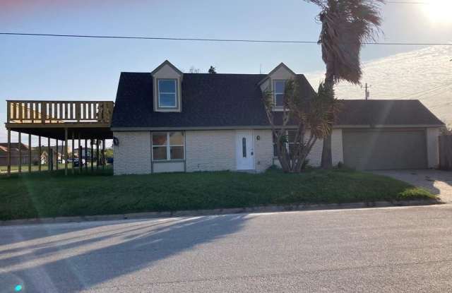 1661 2nd St. photos photos