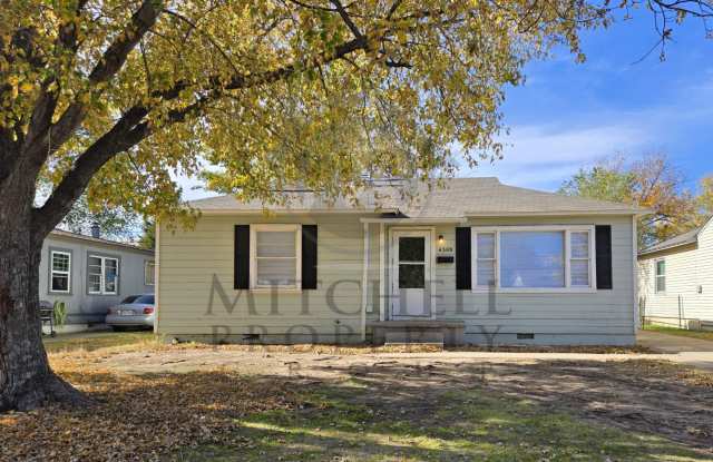 Spacious 4 bedroom home ready to rent! - 4308 South Jackson Street, Amarillo, TX 79110