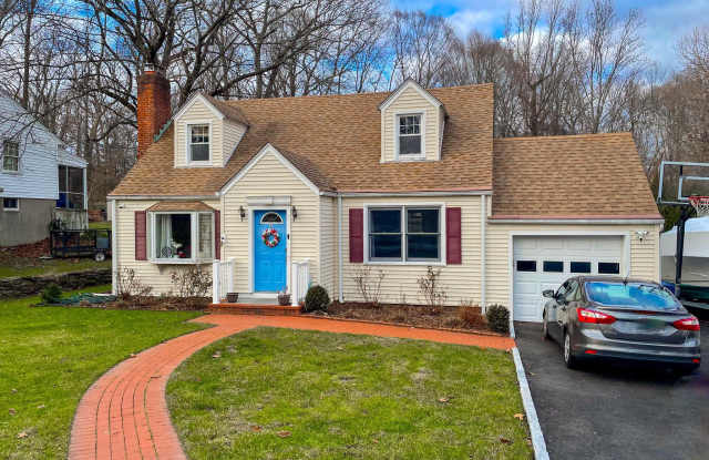 56 Beardsley Parkway - 56 Beardsley Parkway, Trumbull, CT 06611