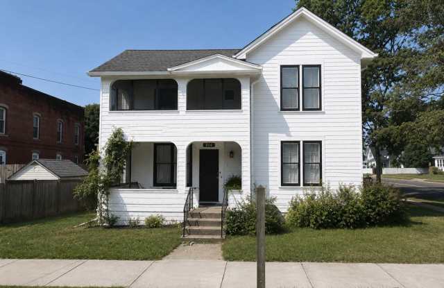 Big Character. Bigger Home in this 4 Bedroom-1 Bathroom charmer photos photos