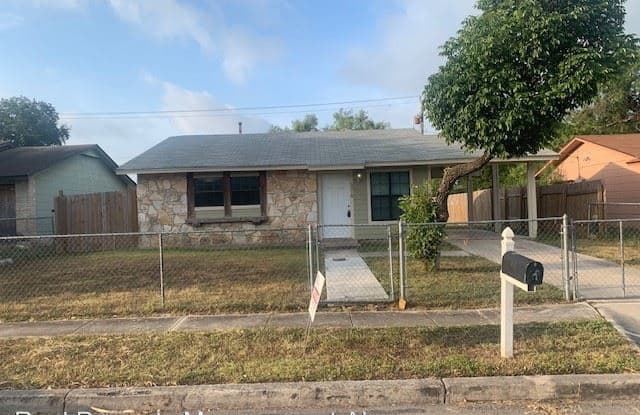 5318 Ghost Hawk - 5318 Ghost Hawk, San Antonio, TX 78242