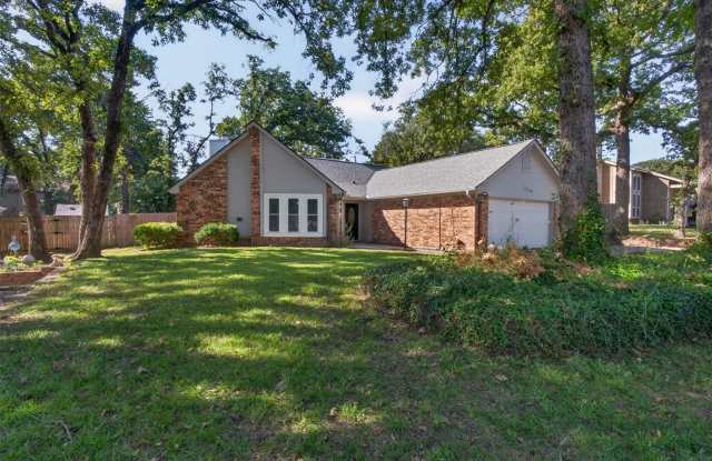 404 Greenleaf Drive Gallery 2