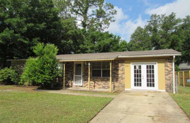 Convenient to NAS and Corry! - 291 Corrydale Drive, Myrtle Grove, FL 32506