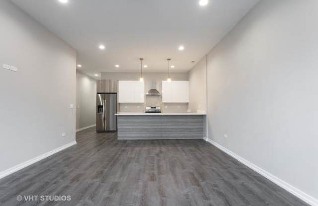 3936 South Indiana Avenue - 3 photos photos