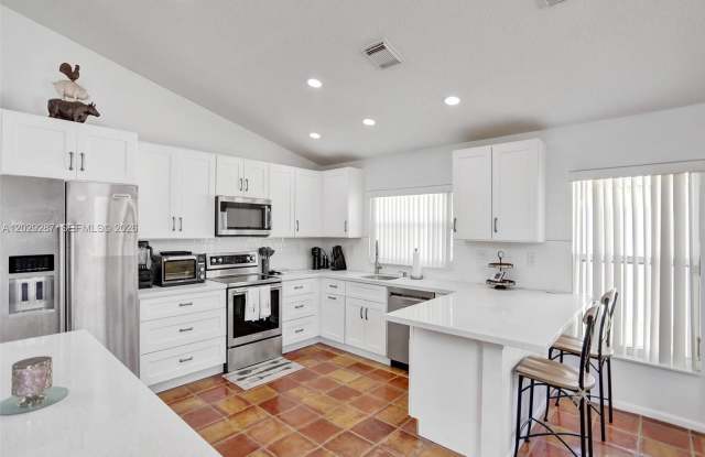 16541 NW 5th St photos photos 16541 NW 5th St photos photos