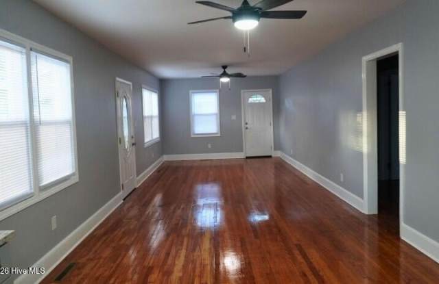 206 Thurston Drive W Gallery 3