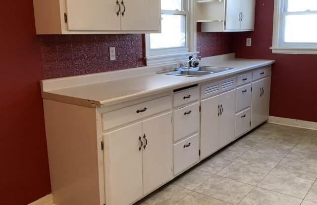 111 1/2 West 37th Street - 2 photos photos