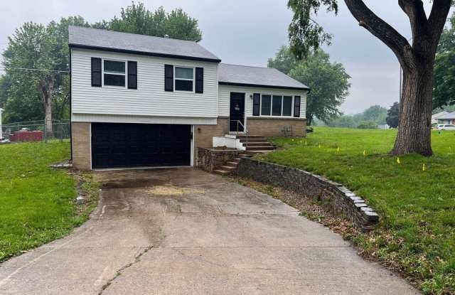 3200 Queen Ridge Dr - 3200 Queen Ridge Drive, Independence, MO 64055