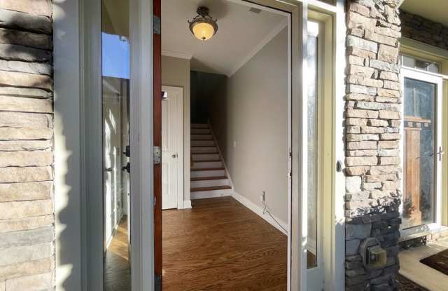 1356 Heights Park Drive South East Gallery 4