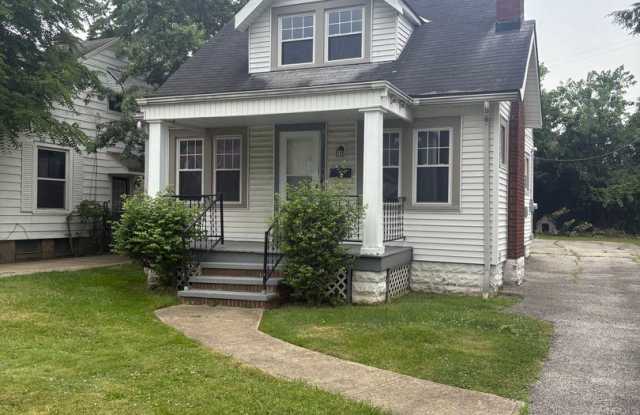For Rent – 11104 Plymouth Ave, Garfield Heights, OH 44125 4 Bed | 1 Bath | $1,495/month photos photos