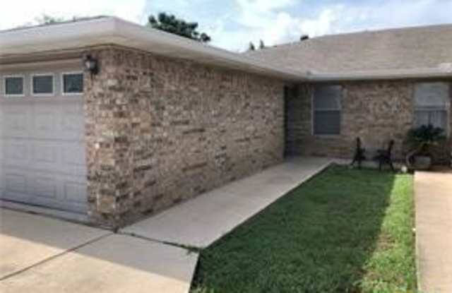 2722 N Heynis Gallery 1