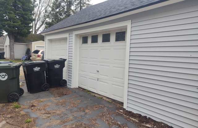 411 S 10th St - 411 South 10th Street, Escanaba, MI 49829