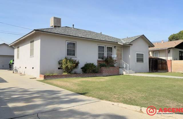 Charming Home Off China Grade Loop! - 2213 Naylor Street, Oildale, CA 93308