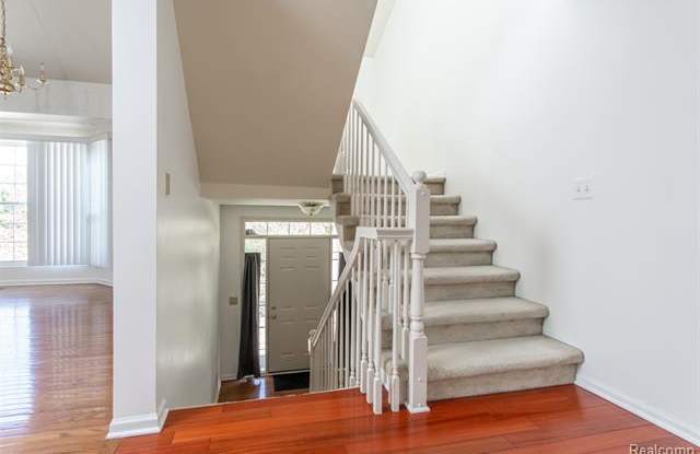 6959 EDGEWATER Drive Gallery 3