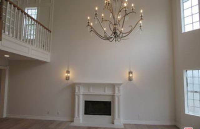 18232 Rosita Street Gallery 2