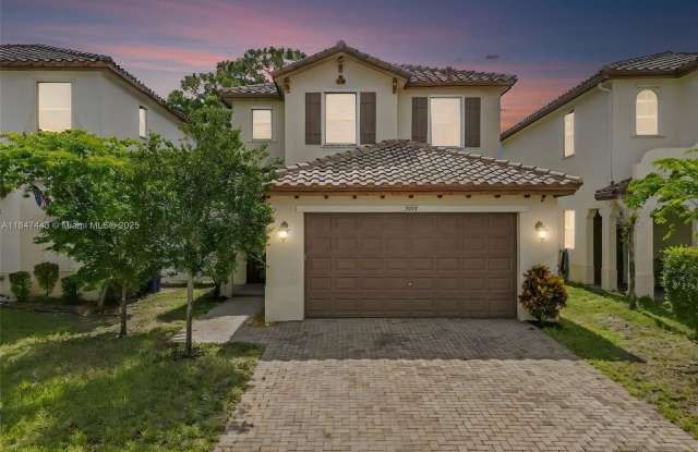 3855 SW 90th Ave photos photos