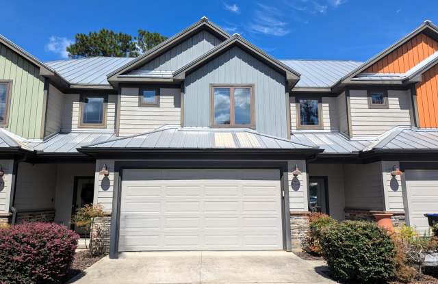 673 S Ashe Street - 673 South Ashe Street, Southern Pines, NC 28387