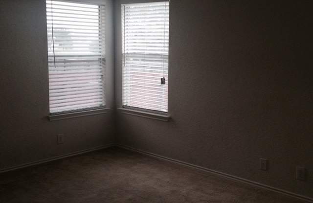 COMFORTABLE HOME | SINGLE STORY | CLOSE TO HWY 151  410 | SHOPPING  RESTAURANTS photos photos