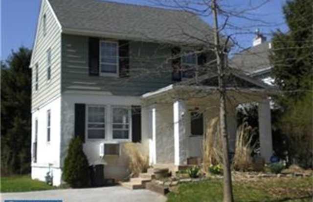 922 DELMONT Drive photos photos