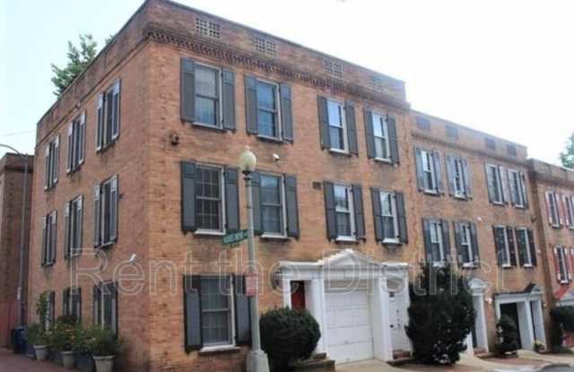 2522 Queen Annes Lane NW - 2522 Queen Annes Lane Northwest, Washington, DC 20037