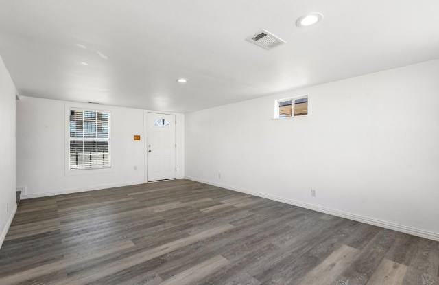 127 W Texas Street Gallery 3