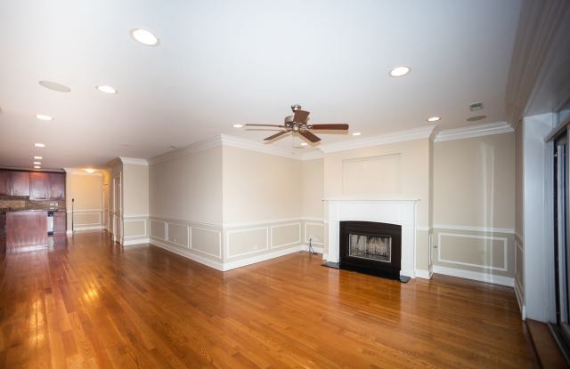 2904 W Belmont Ave photos photos
