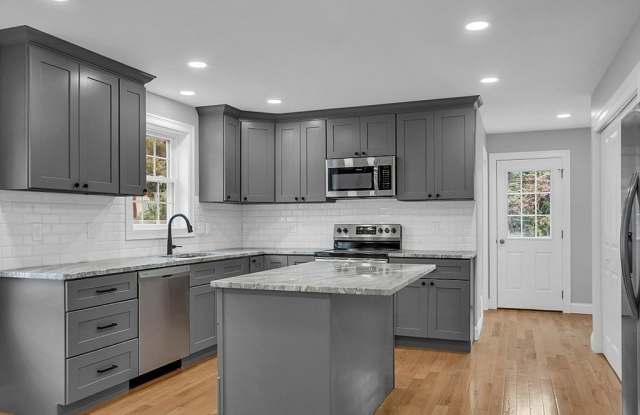 74 Smith St. unit: 1 photos photos