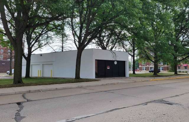 228 W Marion Street Gallery 1