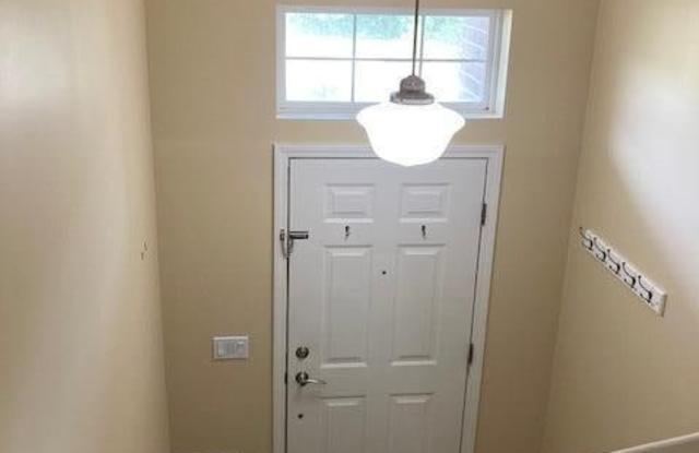 1900 Lindsay Lane Gallery 3