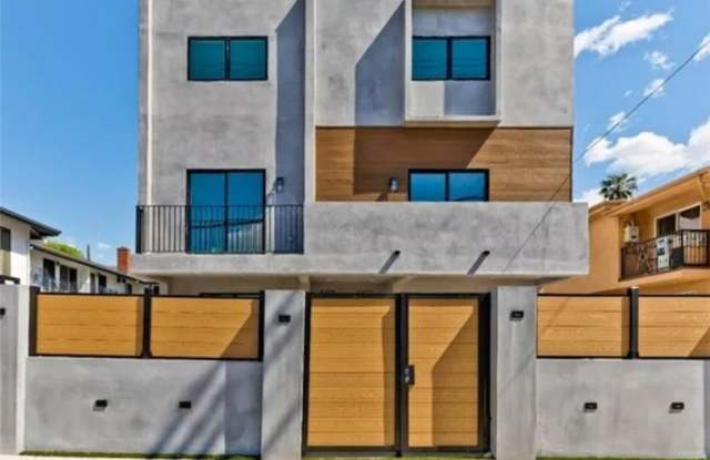 6130 Hazeltine photos photos