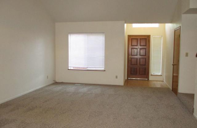 2012 Silvercrest Dr Gallery 3