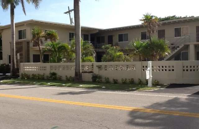 100 Cascade Lane - 100 Cascade Lane, Palm Beach Shores, FL 33404