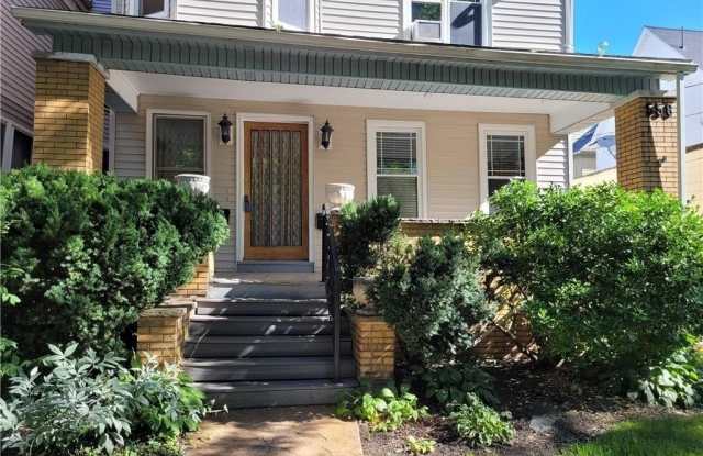 558 Breckenridge St (lower) photos photos