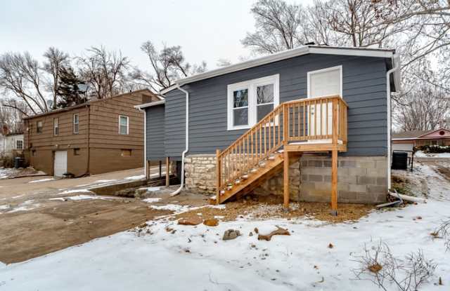 8065 Flora Avenue Gallery 4