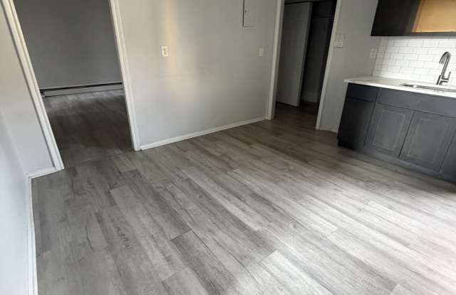 970 Broadway Gallery 3